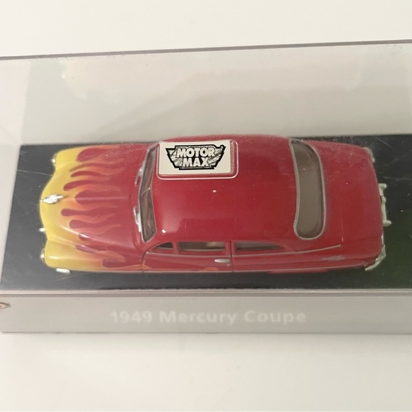 Motor Max 1949 Mercury Coupe Diecast Model Car - Picture 11 of 15